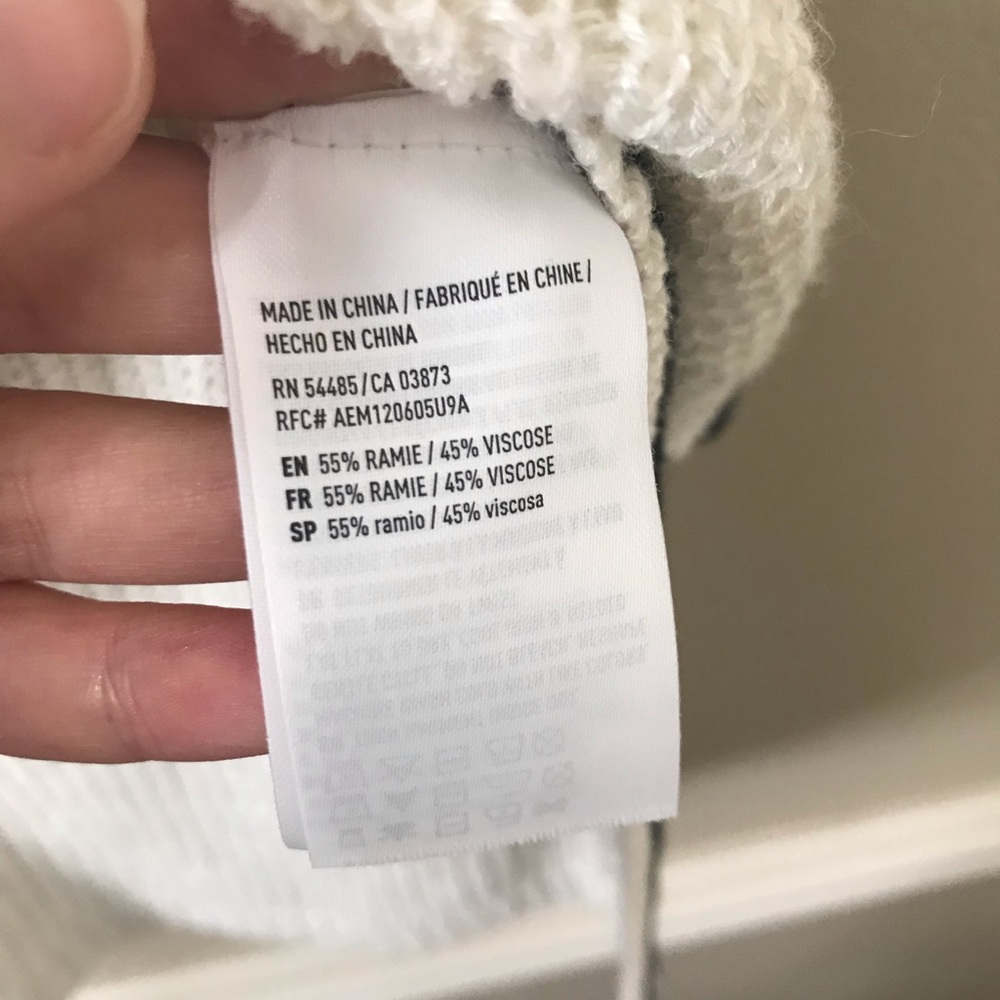American Eagle short sleeve sweater top - Picture 4 of 4
